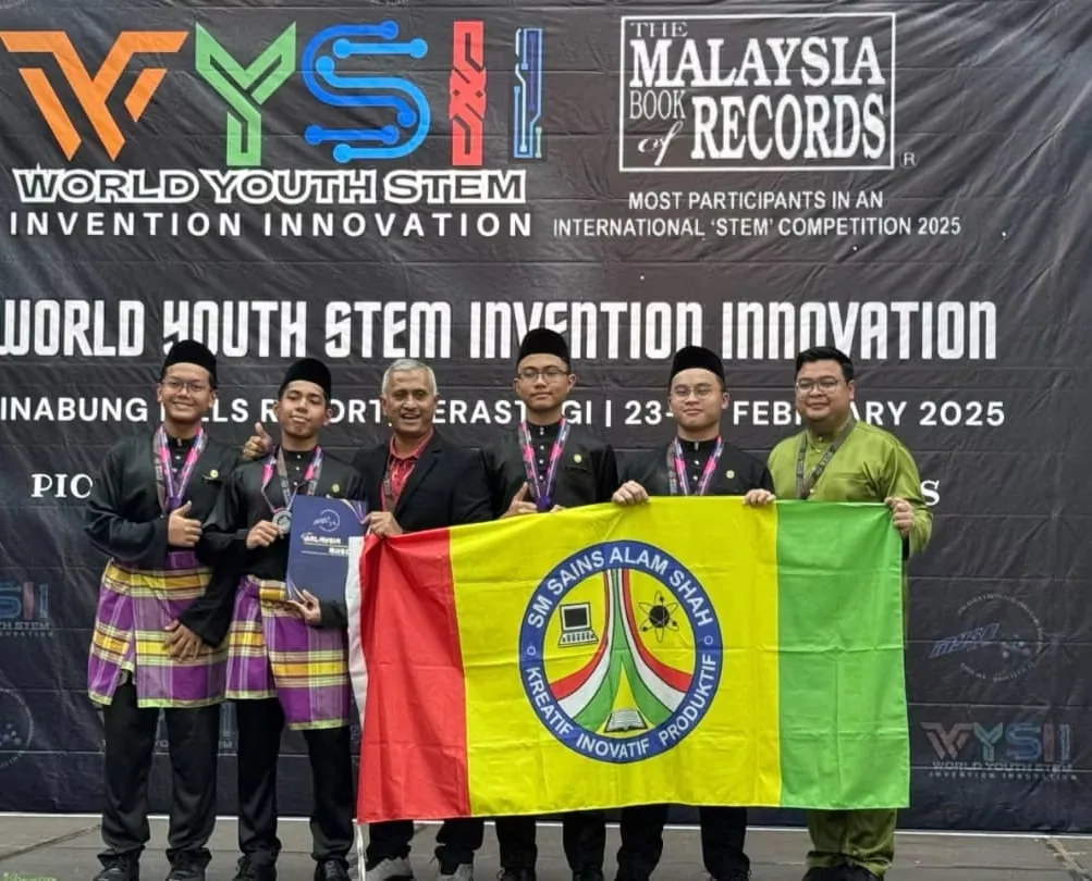Umar Wins Silver at World Youth STEM Innovation in Medan!